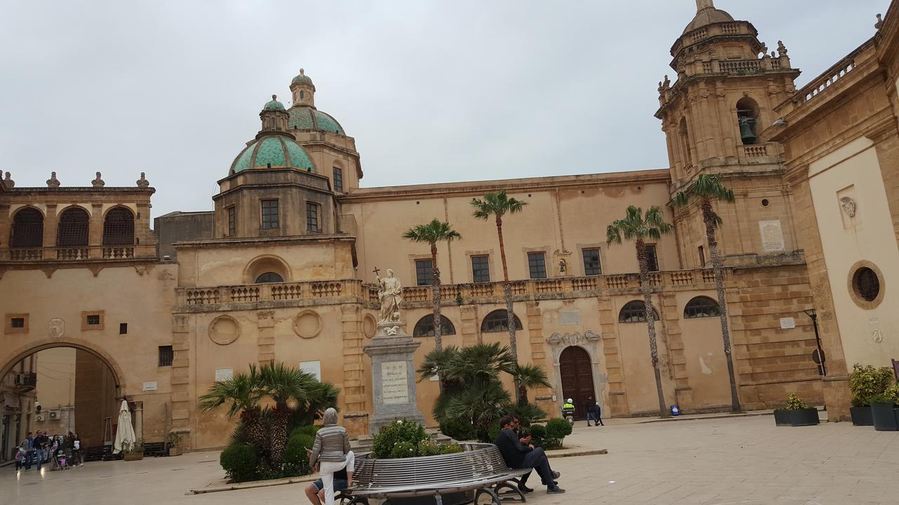 Casa Turismo "Madonna Del Paradiso" مازارا ديل فالو المظهر الخارجي الصورة